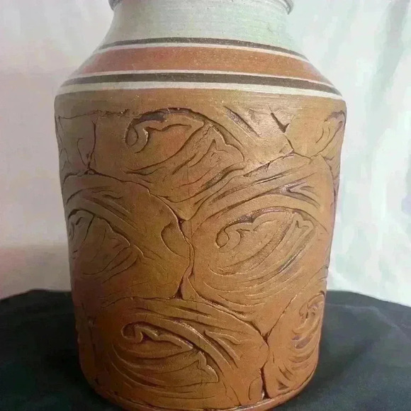 Textured Stoneware  Vase - Picture 6 of 9